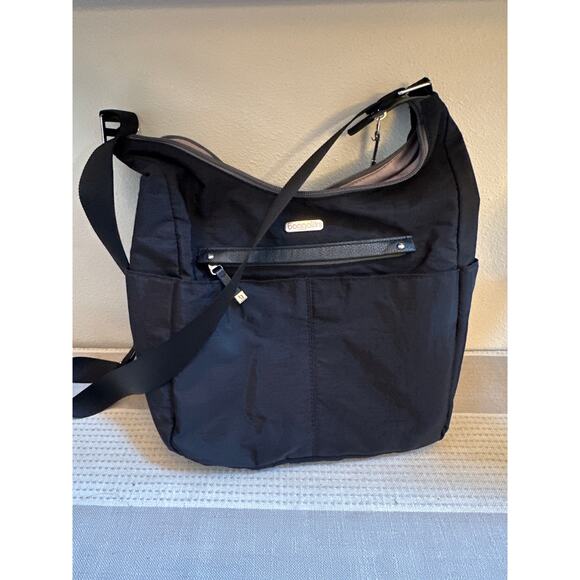 Baggallini essentials hobo bag Black Nylon Travel Crossbody - Picture 1 of 4